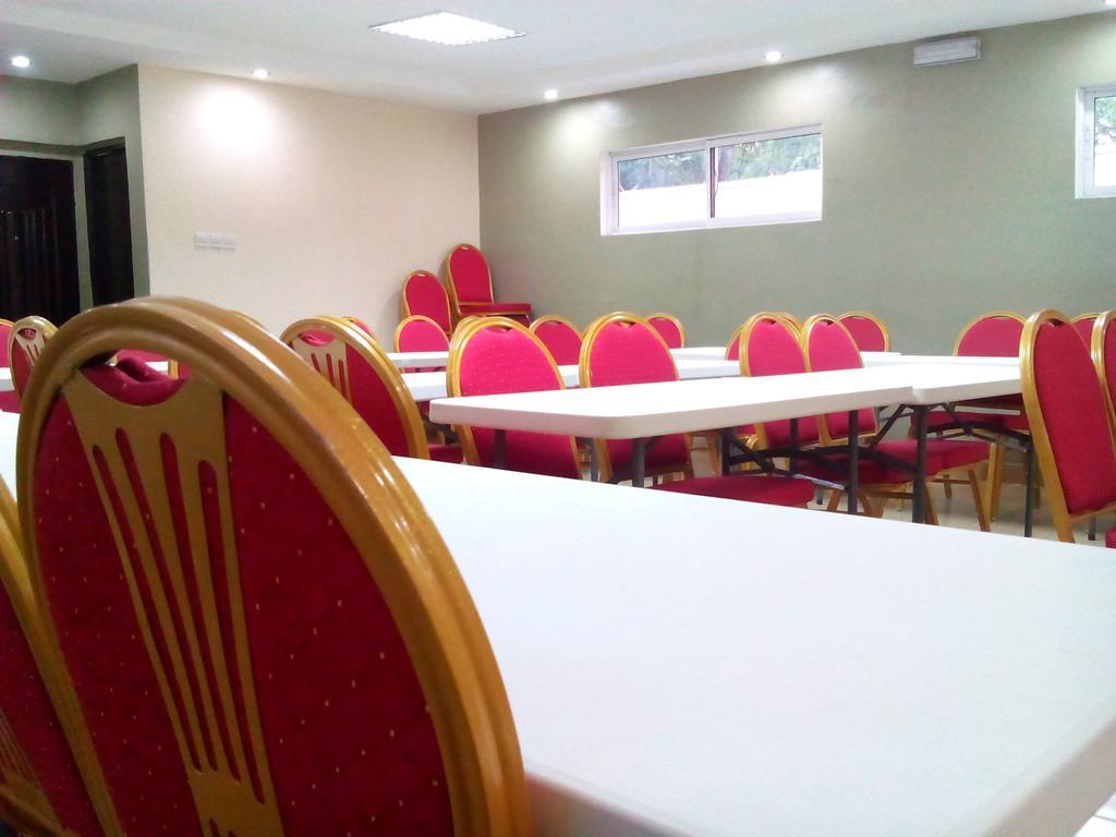 Downtown Royal Hotel Ikeja Exterior foto