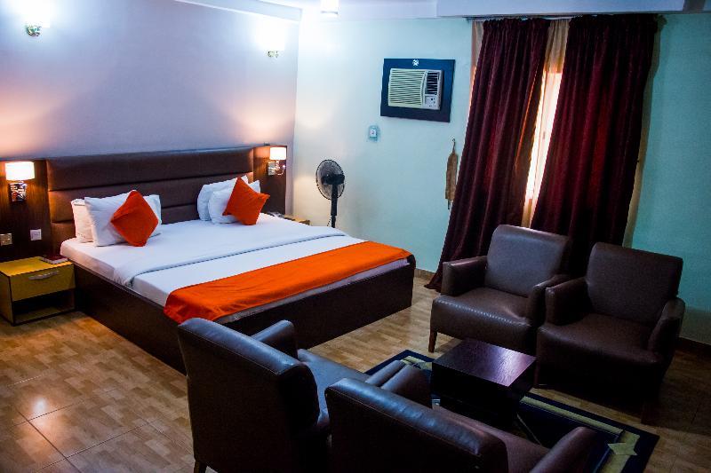 Downtown Royal Hotel Ikeja Exterior foto